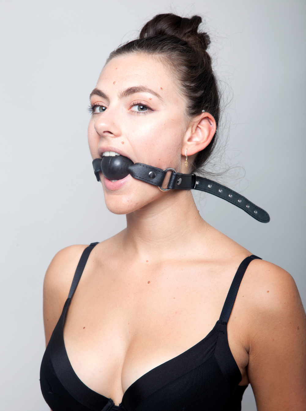 baillon boule en cuir pour soumis par dèmonia